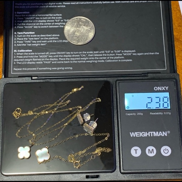 18k Solid Gold Clover Set - Picture 5 of 9